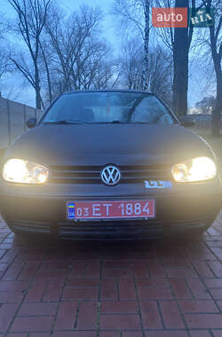 Хетчбек Volkswagen Golf 2001 в Хоролі