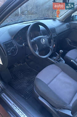 Хетчбек Volkswagen Golf 2001 в Хоролі