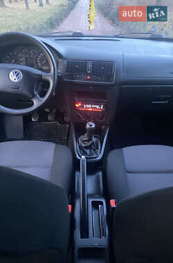 Хетчбек Volkswagen Golf 2001 в Хоролі