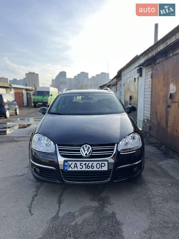 Універсал Volkswagen Golf 2009 в Києві