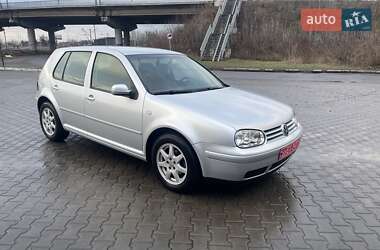 Хетчбек Volkswagen Golf 2003 в Луцьку