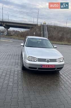 Хетчбек Volkswagen Golf 2003 в Луцьку