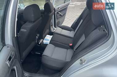 Хетчбек Volkswagen Golf 2003 в Луцьку