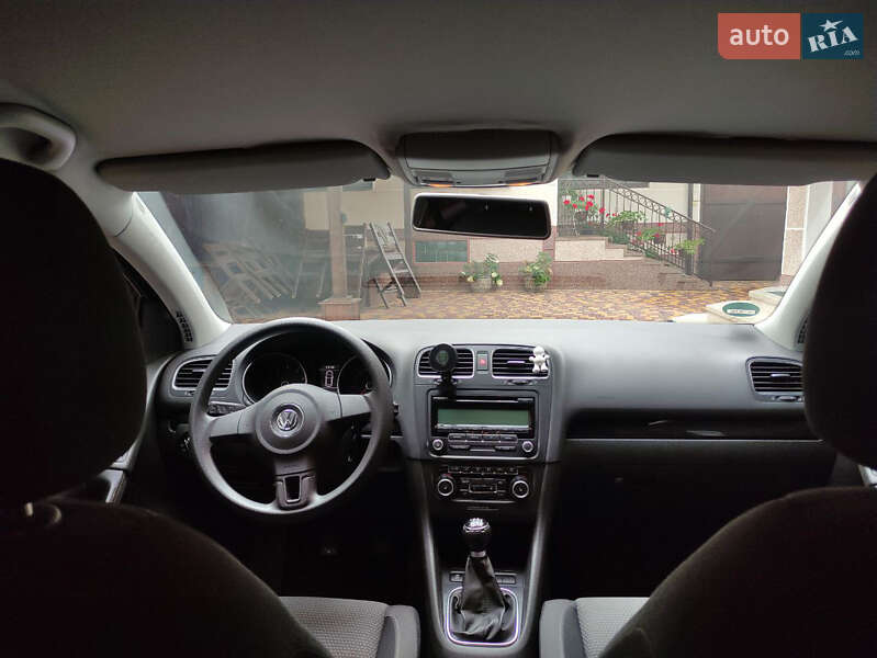 Хетчбек Volkswagen Golf 2010 в Хусті