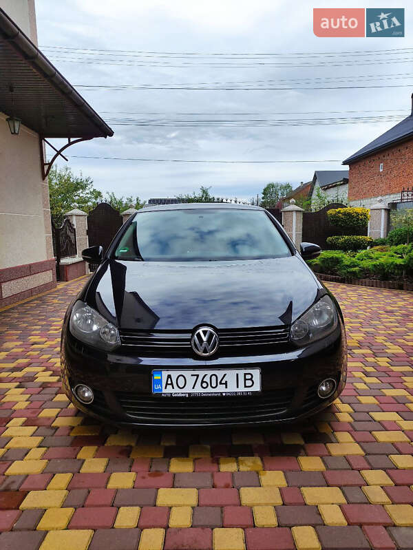 Хетчбек Volkswagen Golf 2010 в Хусті