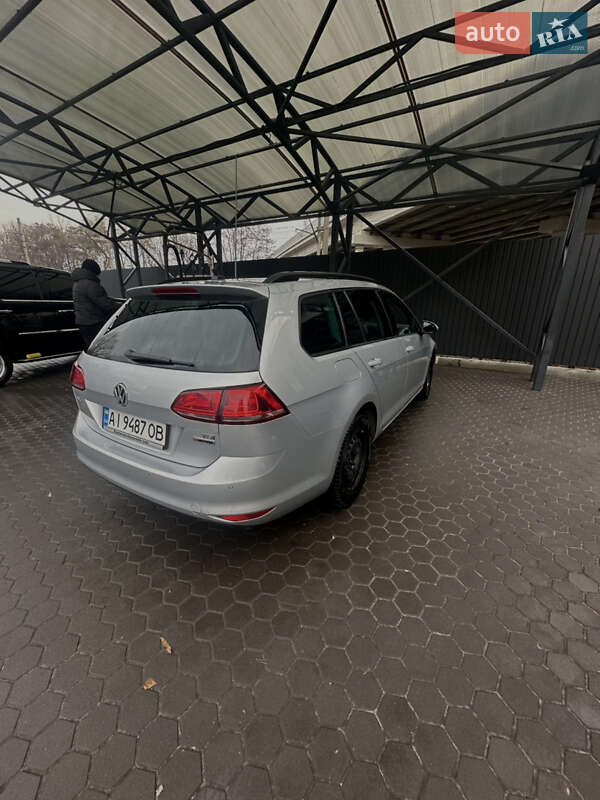 Универсал Volkswagen Golf 2015 в Броварах