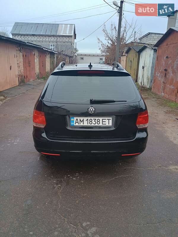 Універсал Volkswagen Golf 2009 в Житомирі