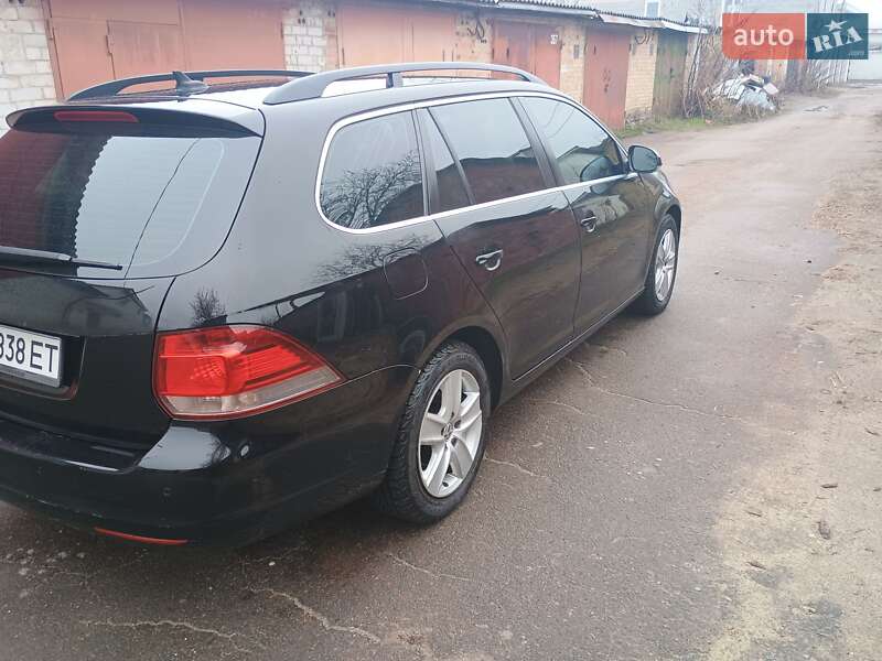 Універсал Volkswagen Golf 2009 в Житомирі