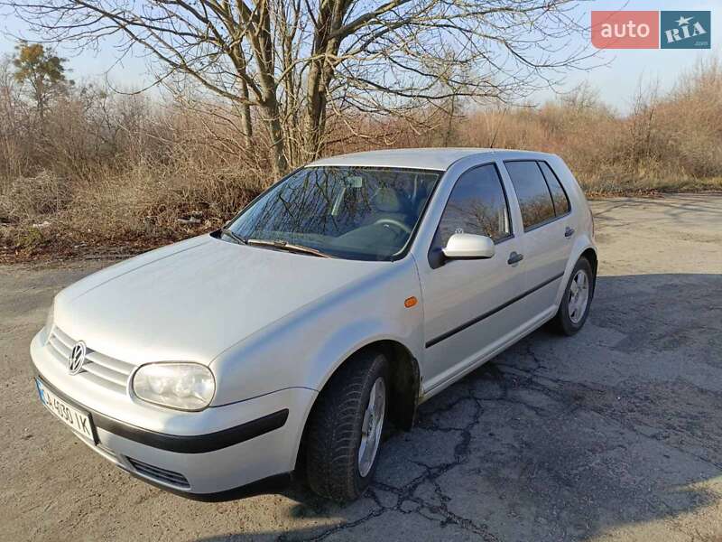 Хэтчбек Volkswagen Golf 1999 в Звенигородке