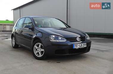 Хетчбек Volkswagen Golf 2004 в Вінниці