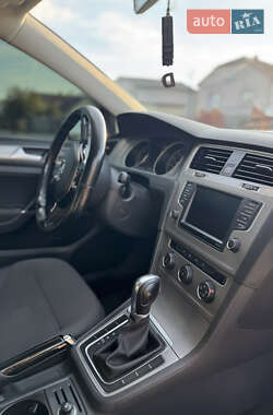 Универсал Volkswagen Golf 2015 в 