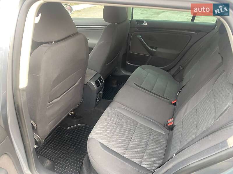 Універсал Volkswagen Golf 2010 в Вінниці