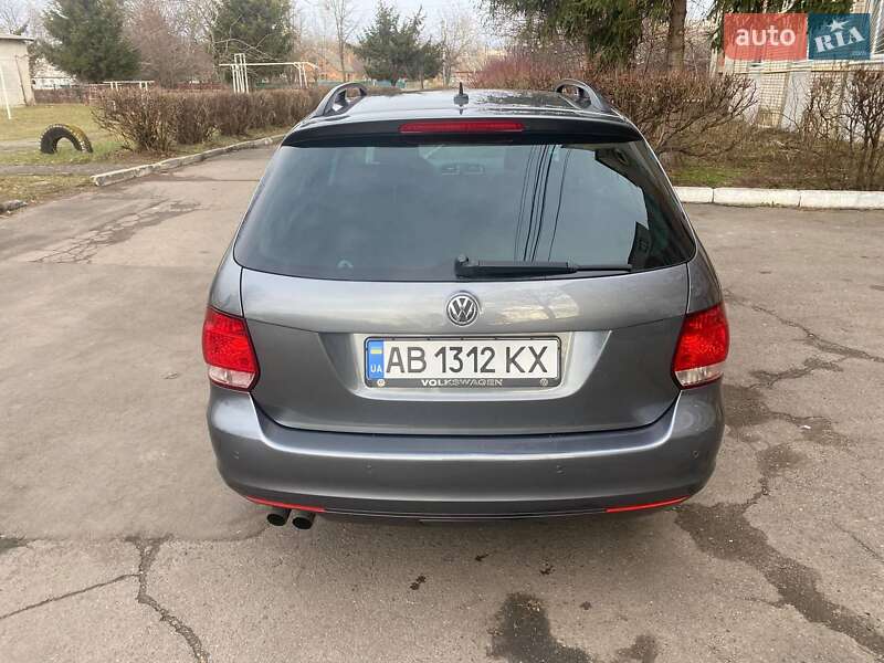Універсал Volkswagen Golf 2010 в Вінниці