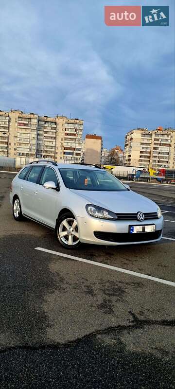 Универсал Volkswagen Golf 2012 в Киеве