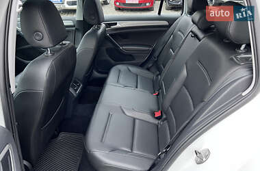 Универсал Volkswagen Golf 2016 в 