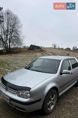 Хетчбек Volkswagen Golf 2002 в Стрию