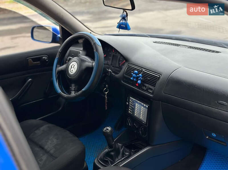 Хэтчбек Volkswagen Golf 1998 в Гоще