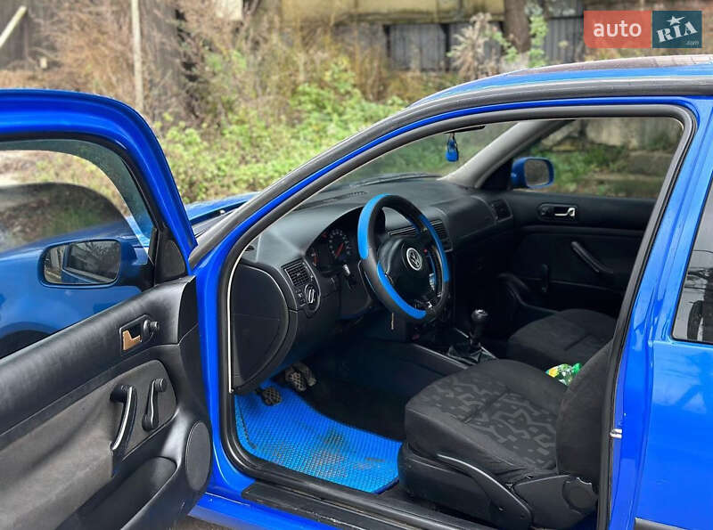 Хэтчбек Volkswagen Golf 1998 в Гоще
