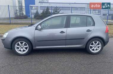 Хетчбек Volkswagen Golf 2005 в Немирові