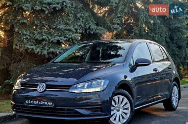 Хетчбек Volkswagen Golf 2017 в Миколаєві