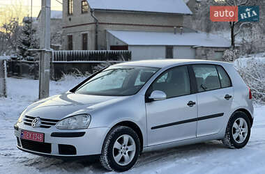 Хетчбек Volkswagen Golf 2005 в Тернополі