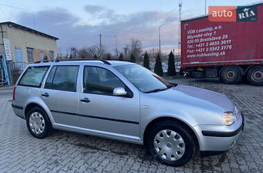 Універсал Volkswagen Golf 2002 в Сарнах