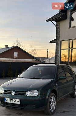 Хетчбек Volkswagen Golf 1998 в Чернівцях