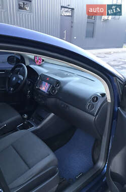 Хэтчбек Volkswagen Golf 2009 в 