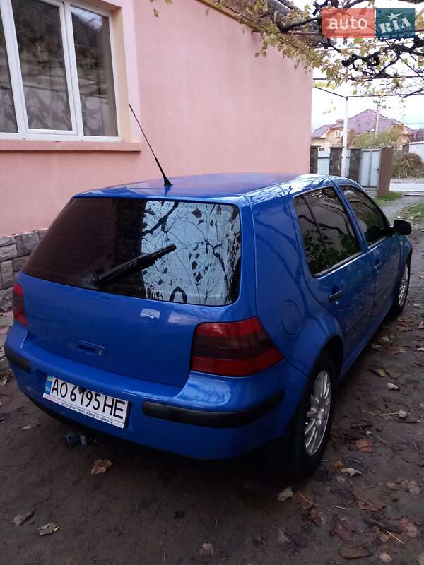 Хэтчбек Volkswagen Golf 1998 в Ужгороде