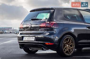 Хэтчбек Volkswagen Golf 2009 в 