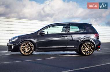 Хэтчбек Volkswagen Golf 2009 в 