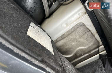 Хэтчбек Volkswagen Golf 2002 в 