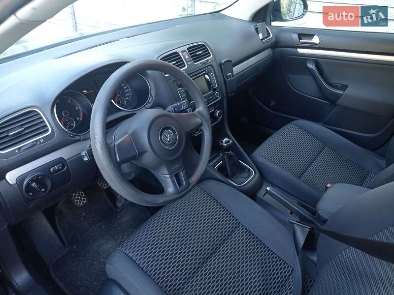 Универсал Volkswagen Golf 2010 в Львове
