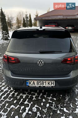 Хэтчбек Volkswagen Golf 2014 в Киеве