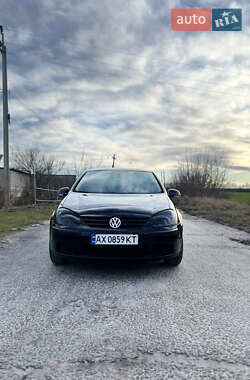 Хетчбек Volkswagen Golf 2005 в Зміїві