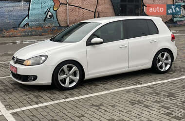 Хэтчбек Volkswagen Golf 2009 в 