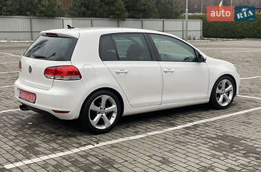 Хэтчбек Volkswagen Golf 2009 в 