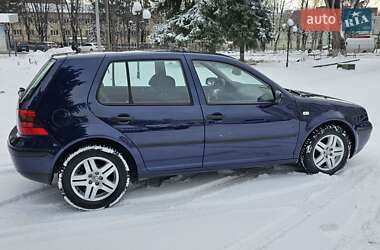 Хетчбек Volkswagen Golf 2002 в Тернополі