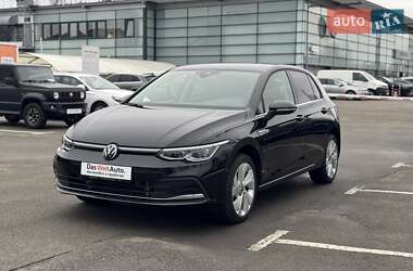 Хэтчбек Volkswagen Golf 2023 в Киеве