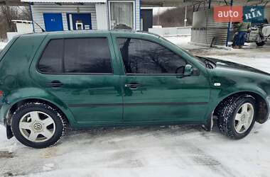 Хэтчбек Volkswagen Golf 2003 в Львове