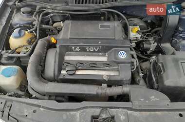 Хетчбек Volkswagen Golf 2001 в Луцьку