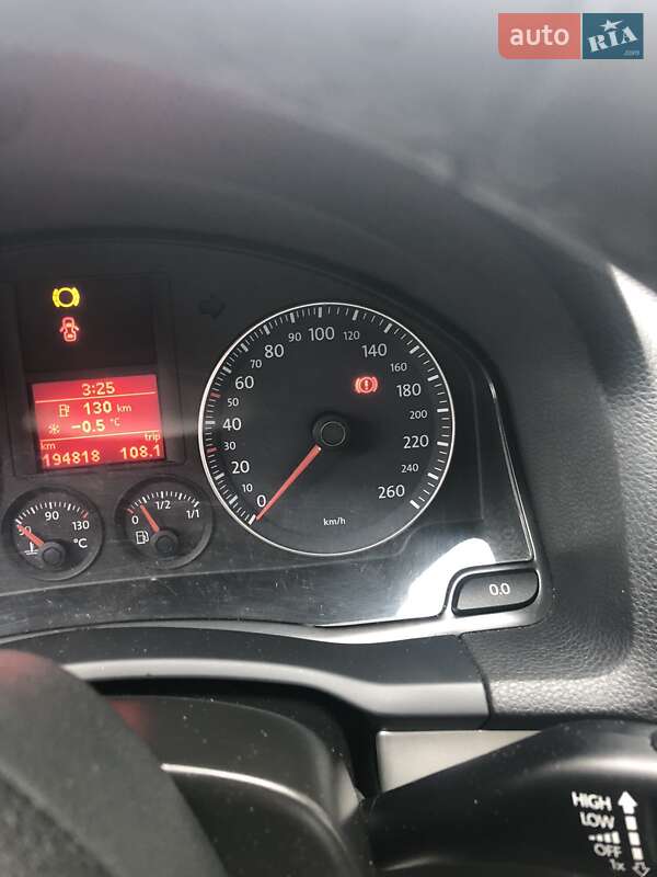 Хетчбек Volkswagen Golf 2009 в Рівному