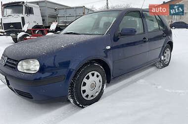 Хетчбек Volkswagen Golf 2002 в Золочеві