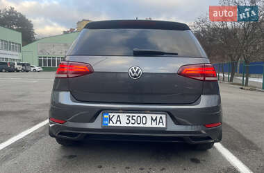 Хэтчбек Volkswagen Golf 2017 в Киеве