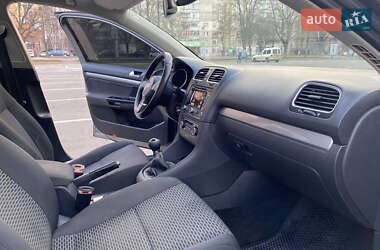 Универсал Volkswagen Golf 2010 в 