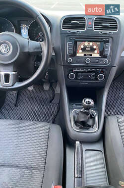 Универсал Volkswagen Golf 2010 в 