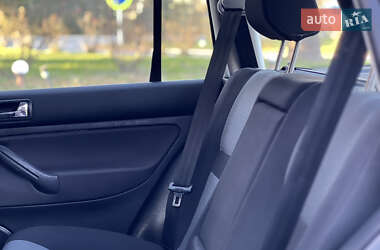 Универсал Volkswagen Golf 2003 в 