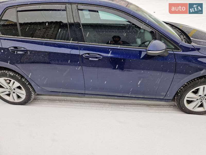 Хетчбек Volkswagen Golf 2021 в Золочеві