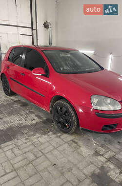 Хетчбек Volkswagen Golf 2003 в Волочиську