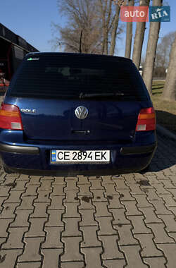 Хэтчбек Volkswagen Golf 2001 в Новоселице